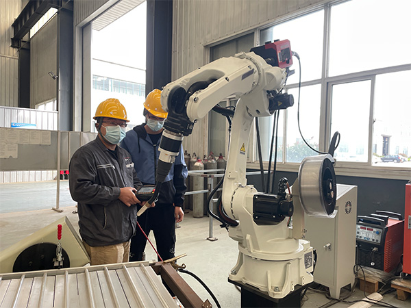 自動化焊機(jī)操作人員需要注意的安全事項(xiàng) 自動化焊機(jī)操作人員需要注意的安全事項(xiàng)